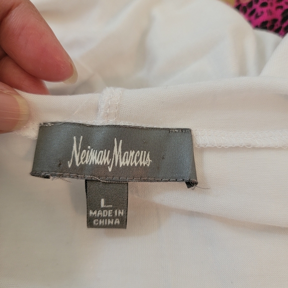 Neiman Marcus White Hooded Tank Top Sz L Back Button Hi-Low Athleisure Coastal - Picture 6 of 9